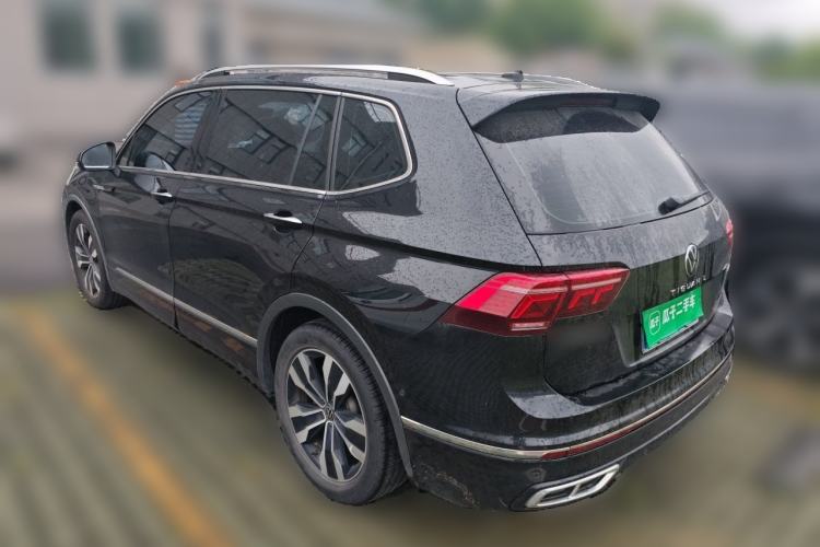 Used Volkswagen Tiguan L 2023 330TSI Automatic Two-Wheel Drive R-Line Enjoyment Edition Exterior 3