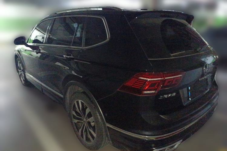 Used Volkswagen Tiguan L 2023 330TSI Automatic Two-Wheel Drive R-Line Enjoyment Edition Exterior 3