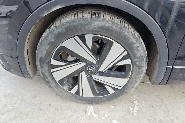 Used Volkswagen Tiguan L 2023 Restyled 330TSI Automatic Two-Wheel Drive R-Line Enhanced Comfort Version Exterior 3