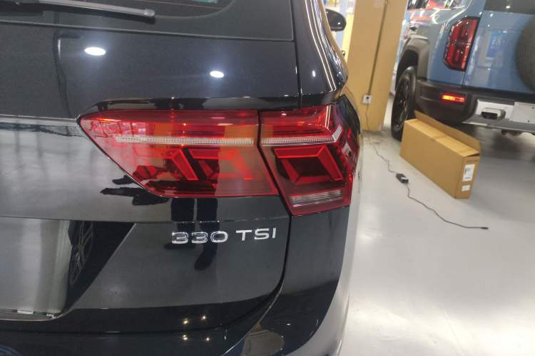 Used Volkswagen Tiguan L 2023 Restyled 330TSI Automatic Two-Wheel Drive R-Line Enhanced Comfort Version Exterior 3
