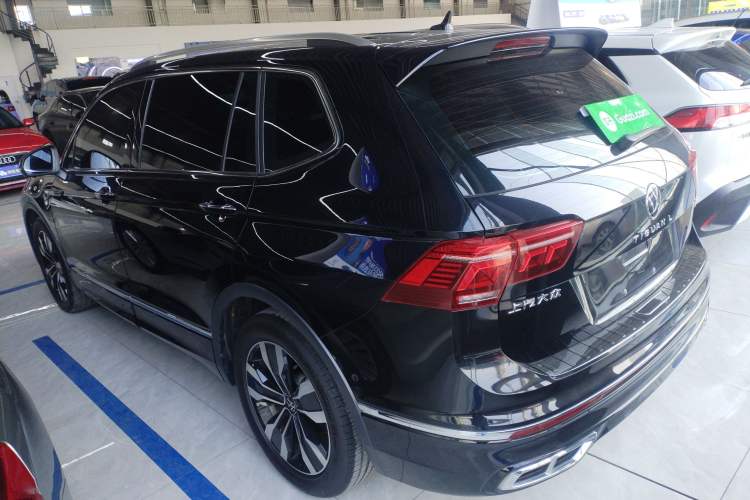 Used Volkswagen Tiguan L 2023 Restyled 330TSI Automatic Two-Wheel Drive R-Line Enhanced Comfort Version Exterior 3