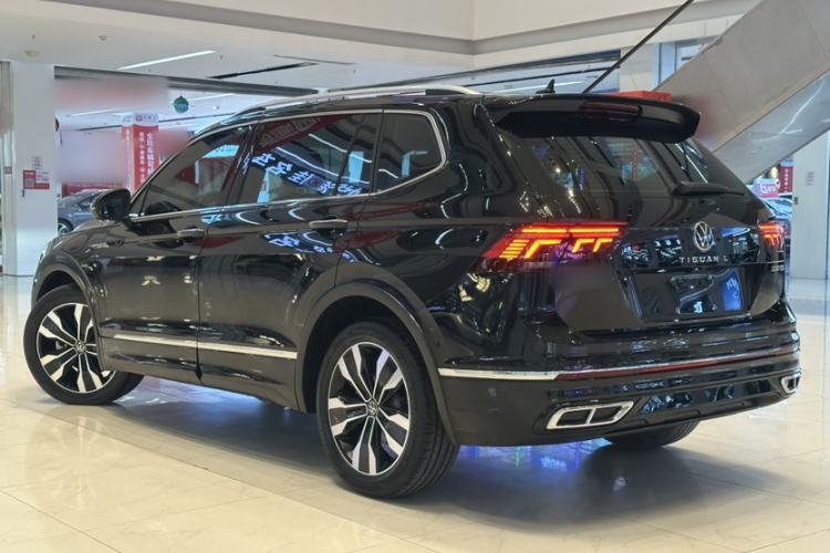 Used Volkswagen Tiguan L 2023 Restyled 330TSI Automatic Two-Wheel Drive R-Line Enhanced Comfort Version Exterior 4