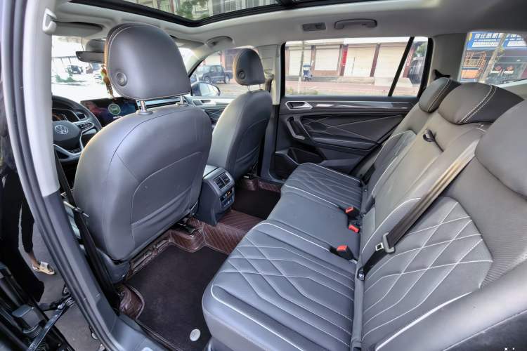 Used Volkswagen Tiguan L 2023 330TSI Automatic Two-Wheel Drive R-Line Enjoyment Edition Exterior 5