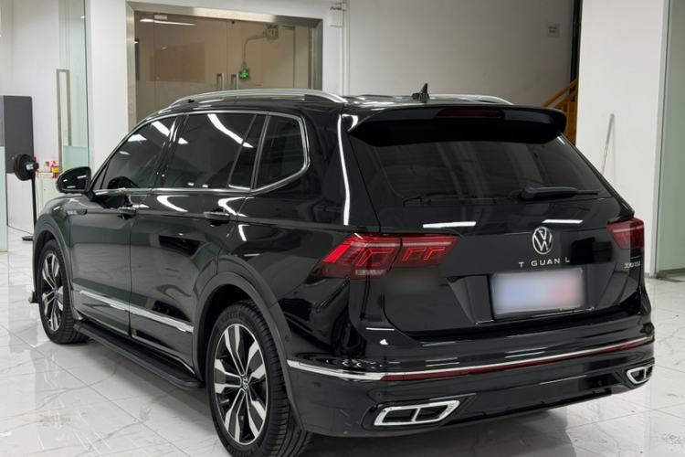 Used Volkswagen Tiguan L 2023 Restyled 330TSI Automatic Two-Wheel Drive R-Line Enhanced Comfort Version Exterior 5