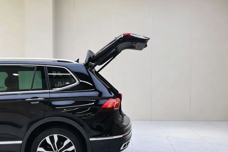 Used Volkswagen Tiguan L 2023 330TSI Automatic Two-Wheel Drive R-Line Enjoyment Edition Exterior 6