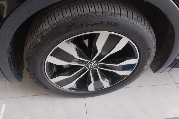 Used Volkswagen Tiguan L 2023 Restyled 330TSI Automatic Two-Wheel Drive R-Line Enhanced Comfort Version Exterior 7