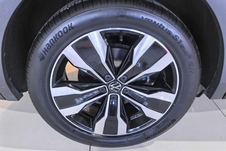 Used Volkswagen Tiguan L 2023 330TSI Automatic Two-Wheel Drive R-Line Enjoyment Edition Exterior 7