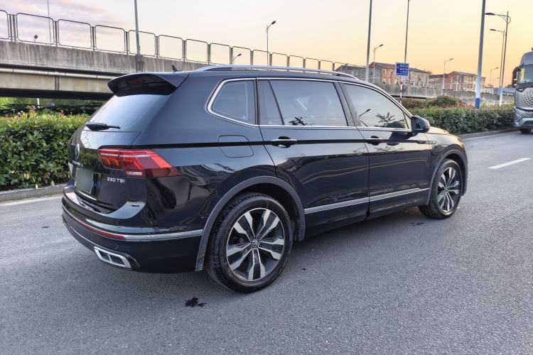Used Volkswagen Tiguan L 2023 330TSI Automatic Two-Wheel Drive R-Line Enjoyment Edition Exterior 8