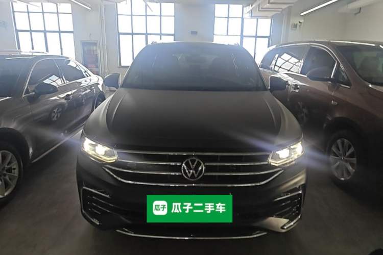 Used Volkswagen Tiguan L 2023 Restyled 330TSI Automatic Two-Wheel Drive R-Line Enhanced Comfort Version Front