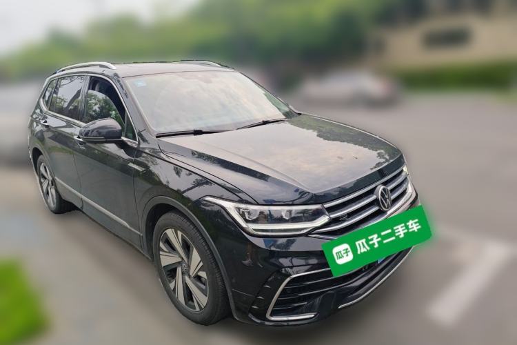 Used Volkswagen Tiguan L 2023 Restyled 330TSI Automatic Two-Wheel Drive R-Line Enhanced Comfort Version Front Right 45 Deg
