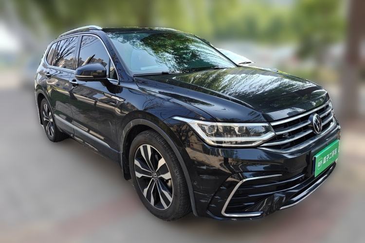 Used Volkswagen Tiguan L 2023 330TSI Automatic Two-Wheel Drive R-Line Enjoyment Edition Front Right 45 Deg