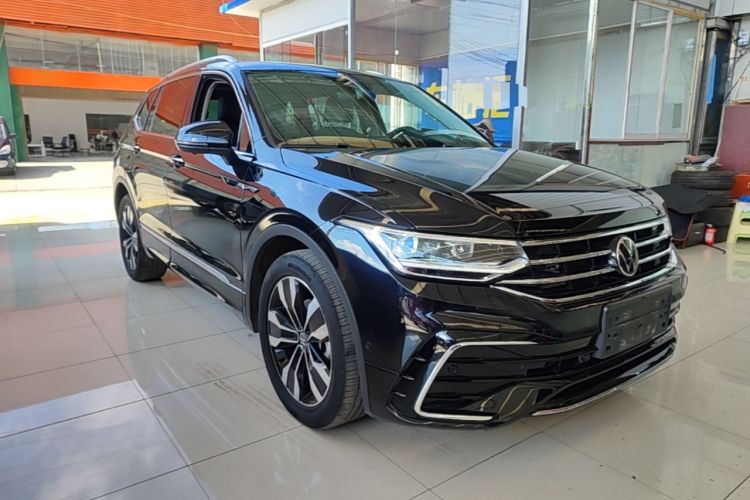 Used Volkswagen Tiguan L 2023 330TSI Automatic Two-Wheel Drive R-Line Enjoyment Edition Front Right 45 Deg