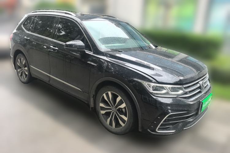 Used Volkswagen Tiguan L 2023 330TSI Automatic Two-Wheel Drive R-Line Flagship Edition Front Right 45 Deg