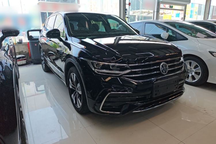 Used Volkswagen Tiguan L 2023 Restyled 330TSI Automatic Two-Wheel Drive R-Line Enhanced Comfort Version Front Right 45 Deg