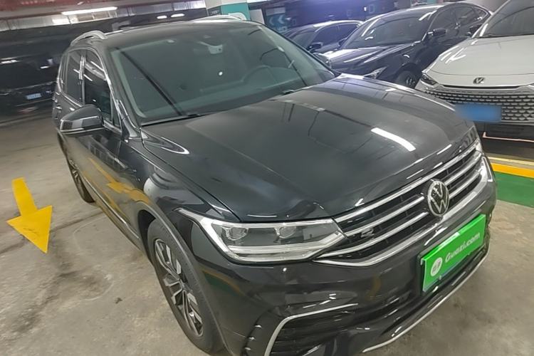 Used Volkswagen Tiguan L 2023 330TSI Automatic Two-Wheel Drive R-Line Enjoyment Edition Front Right 45 Deg