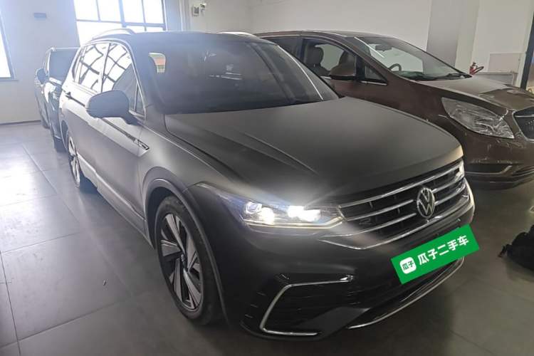 Used Volkswagen Tiguan L 2023 Restyled 330TSI Automatic Two-Wheel Drive R-Line Enhanced Comfort Version Front Right 45 Deg