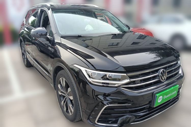 Used Volkswagen Tiguan L 2023 Restyled 330TSI Automatic Two-Wheel Drive R-Line Enhanced Comfort Version Front Right 45 Deg