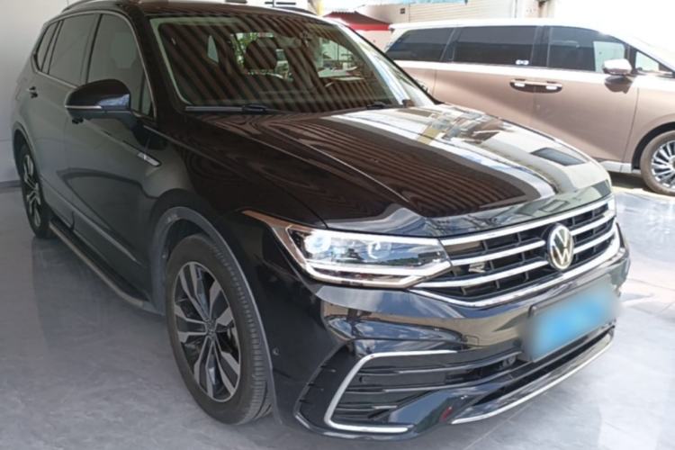 Used Volkswagen Tiguan L 2023 330TSI Automatic Two-Wheel Drive R-Line Enjoyment Edition Front Right 45 Deg