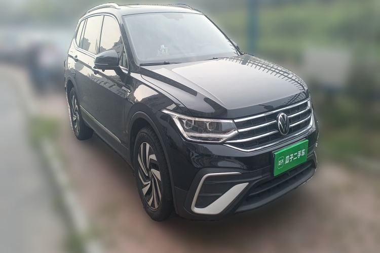Used Volkswagen Tiguan L 2023 300TSI Automatic Two-Wheel Drive Smart Edition Front Right 45 Deg