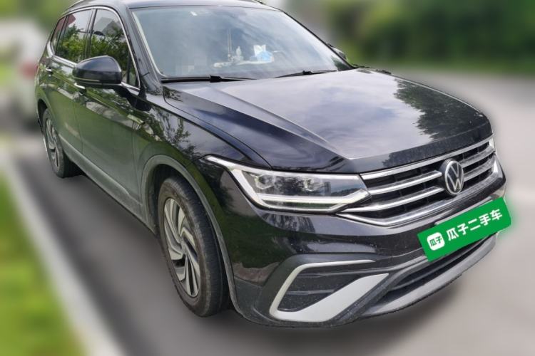Used Volkswagen Tiguan L 2023 330TSI Automatic Two-Wheel Drive Smart Edition Front Right 45 Deg