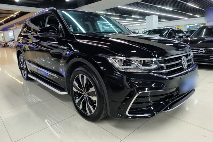 Used Volkswagen Tiguan L 2023 330TSI Automatic Two-Wheel Drive R-Line Flagship Edition Front Right 45 Deg