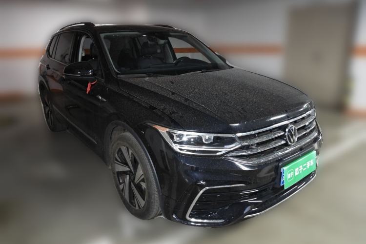 Used Volkswagen Tiguan L 2023 Restyled 330TSI Automatic Two-Wheel Drive R-Line Enhanced Comfort Version Front Right 45 Deg