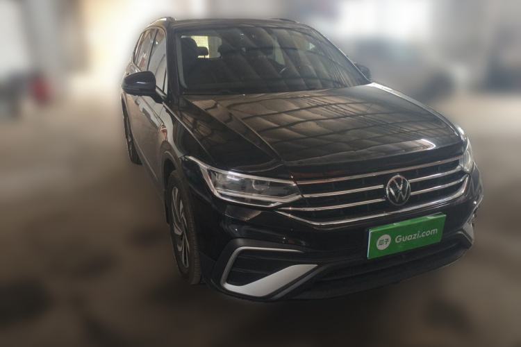 Used Volkswagen Tiguan L 2023 Revised Version 330TSI Automatic Two-Wheel Drive Smart Enjoyment Edition Front Right 45 Deg