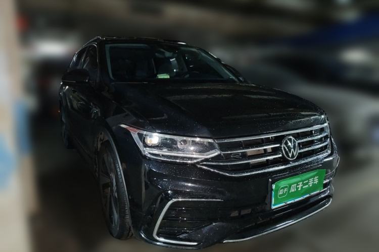 Used Volkswagen Tiguan L 2023 Restyled 330TSI Automatic Two-Wheel Drive R-Line Enhanced Comfort Version Front Right 45 Deg