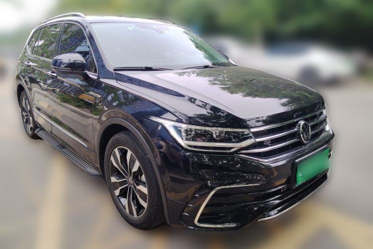 Used Volkswagen Tiguan L 2023 330TSI Automatic Two-Wheel Drive R-Line Enjoyment Edition Front Right 45 Deg