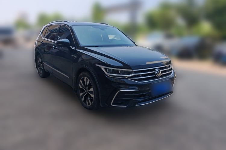 Used Volkswagen Tiguan L 2023 330TSI Automatic Two-Wheel Drive R-Line Enjoyment Edition Front Right 45 Deg