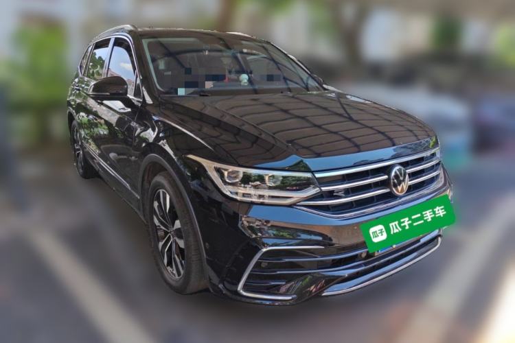 Used Volkswagen Tiguan L 2023 330TSI Automatic Two-Wheel Drive R-Line Enjoyment Edition Front Right 45 Deg