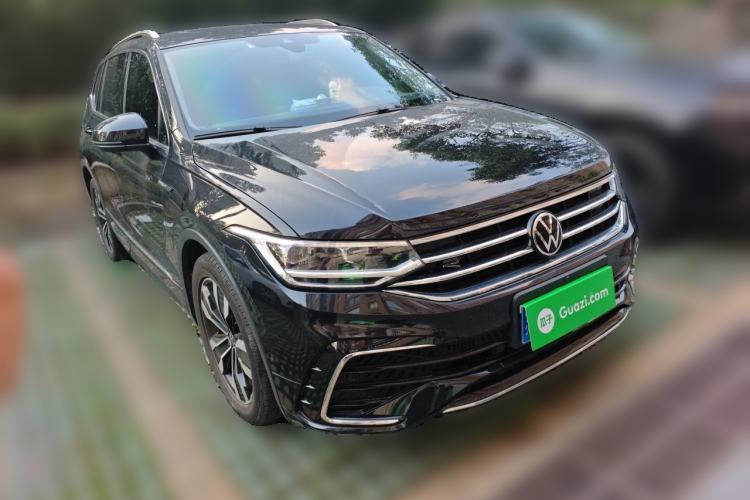 Used Volkswagen Tiguan L 2023 330TSI Automatic Two-Wheel Drive R-Line Enjoyment Edition Front Right 45 Deg