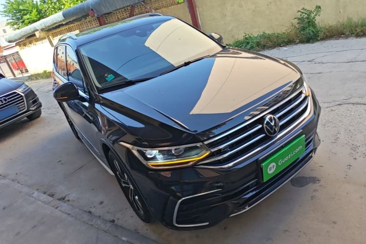Used Volkswagen Tiguan L 2023 330TSI Automatic Two-Wheel Drive R-Line Enjoyment Edition Front Right 45 Deg