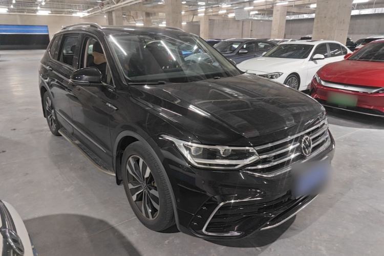 Used Volkswagen Tiguan L 2023 330TSI Automatic Two-Wheel Drive R-Line Enjoyment Edition Front Right 45 Deg