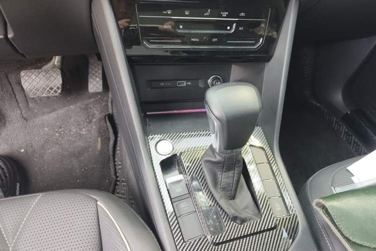 Used Volkswagen Tiguan L 2023 330TSI Automatic Two-Wheel Drive Smart Edition Gear Lever