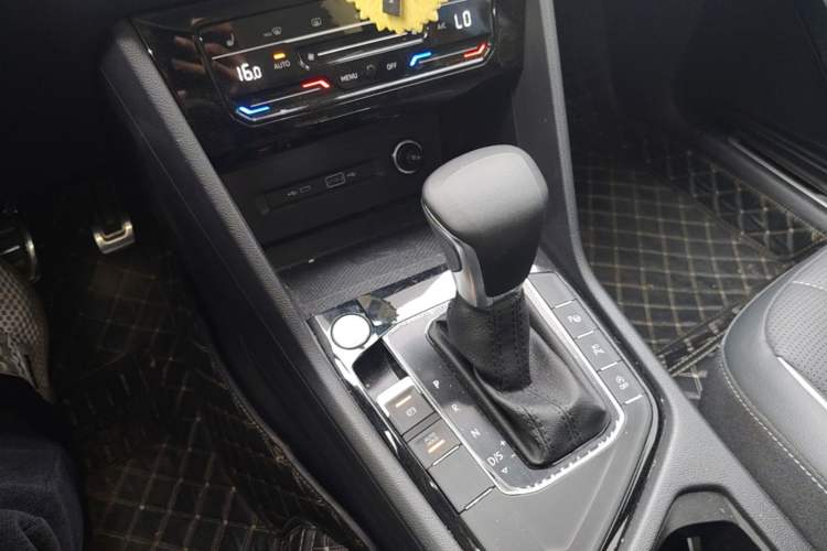 Used Volkswagen Tiguan L 2023 330TSI Automatic Two-Wheel Drive R-Line Enjoyment Edition Gear Lever
