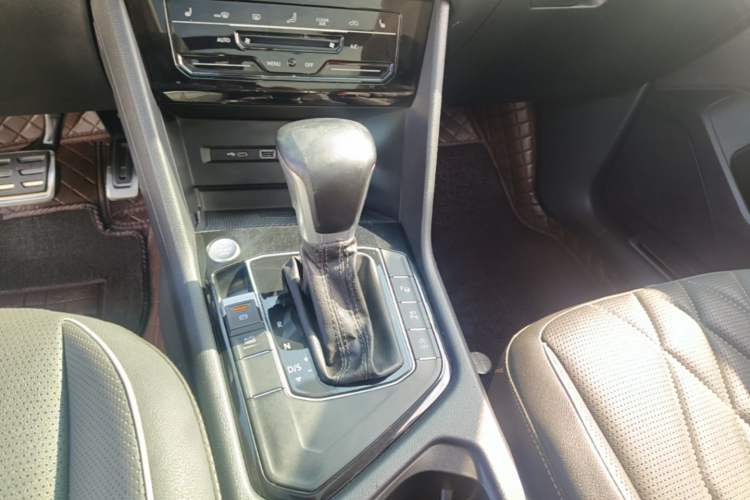 Used Volkswagen Tiguan L 2023 330TSI Automatic Two-Wheel Drive R-Line Enjoyment Edition Gear Lever