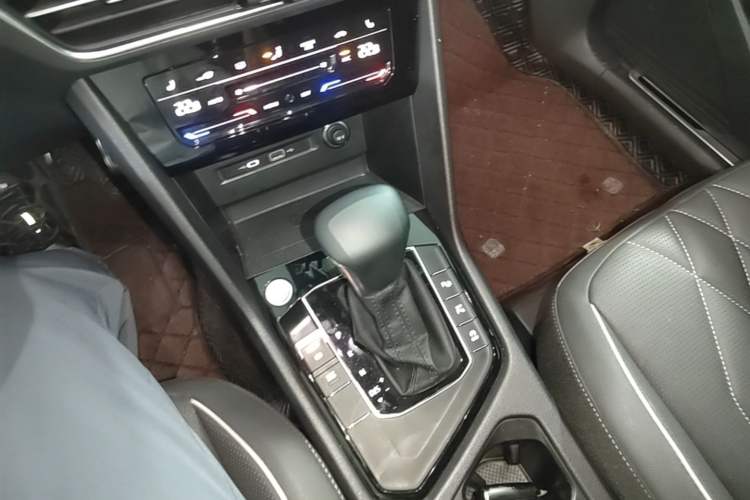 Used Volkswagen Tiguan L 2023 330TSI Automatic Two-Wheel Drive R-Line Enjoyment Edition Gear Lever
