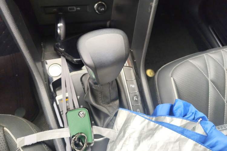 Used Volkswagen Tiguan L 2023 330TSI Automatic Two-Wheel Drive R-Line Enjoyment Edition Gear Lever