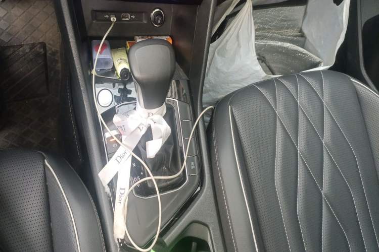 Used Volkswagen Tiguan L 2023 300TSI Automatic Two-Wheel Drive Smart Edition Gear Lever