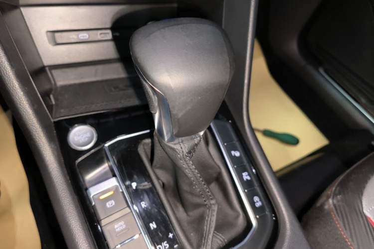 Used Volkswagen Tiguan L 2023 330TSI Automatic Two-Wheel Drive R-Line Flagship Edition Gear Lever