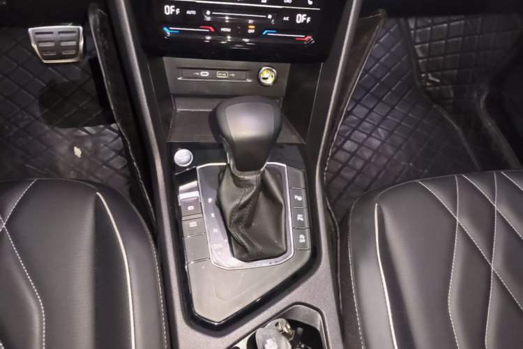 Used Volkswagen Tiguan L 2023 330TSI Automatic Two-Wheel Drive R-Line Enjoyment Edition Gear Lever