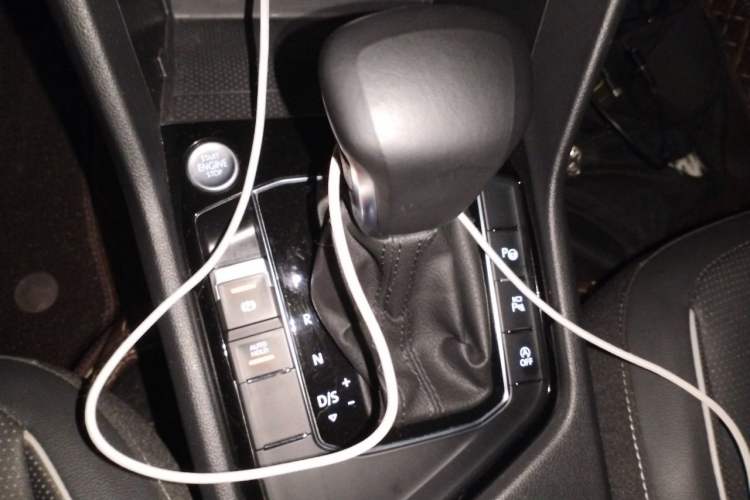 Used Volkswagen Tiguan L 2023 Restyled 330TSI Automatic Two-Wheel Drive R-Line Enhanced Comfort Version Gear Lever