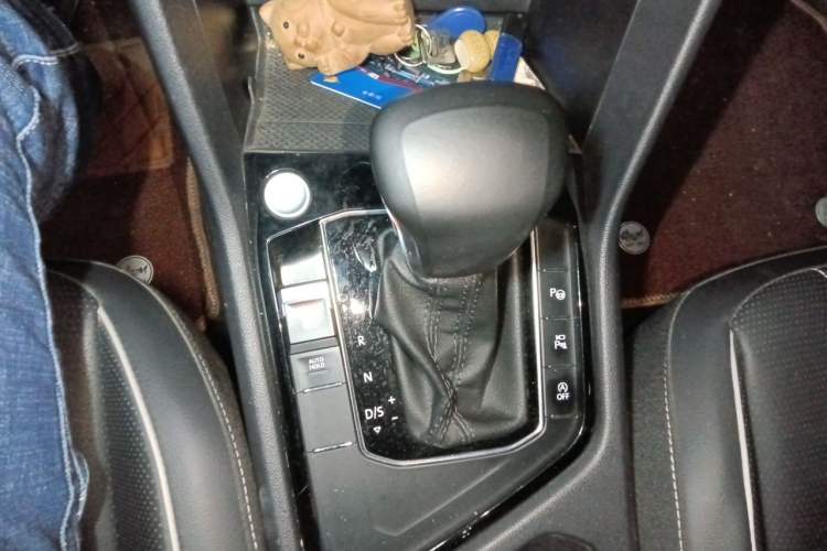 Used Volkswagen Tiguan L 2023 330TSI Automatic Two-Wheel Drive R-Line Enjoyment Edition Gear Lever