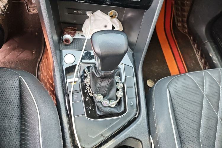 Used Volkswagen Tiguan L 2023 330TSI Automatic Two-Wheel Drive Smart Edition Gear Lever