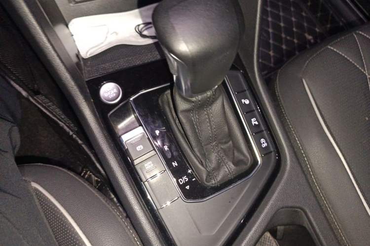 Used Volkswagen Tiguan L 2023 330TSI Automatic Two-Wheel Drive R-Line Enjoyment Edition Gear Lever