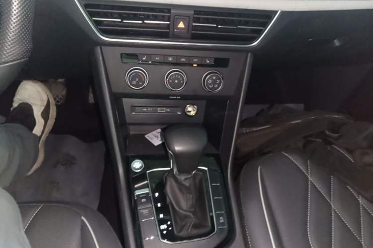 Used Volkswagen Tiguan L 2023 280TSI Automatic Two-Wheel Drive Trendy Innovation Limited Edition Gear Lever