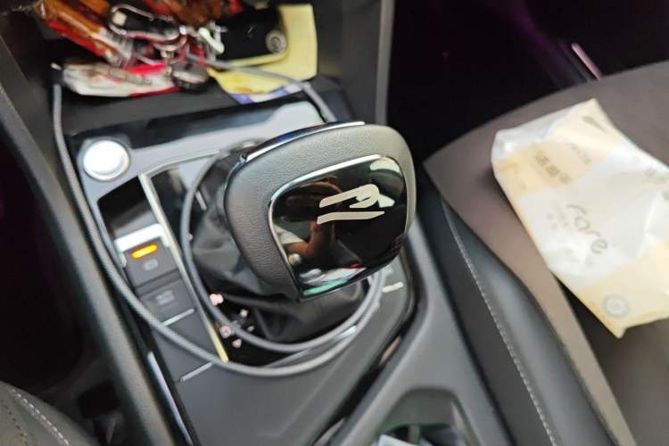 Used Volkswagen Tiguan L 2023 Restyled 330TSI Automatic Two-Wheel Drive R-Line Enhanced Comfort Version Gear Lever