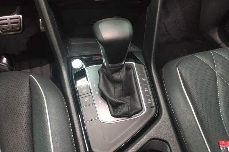 Used Volkswagen Tiguan L 2023 330TSI Automatic Two-Wheel Drive R-Line Enjoyment Edition Gear Lever