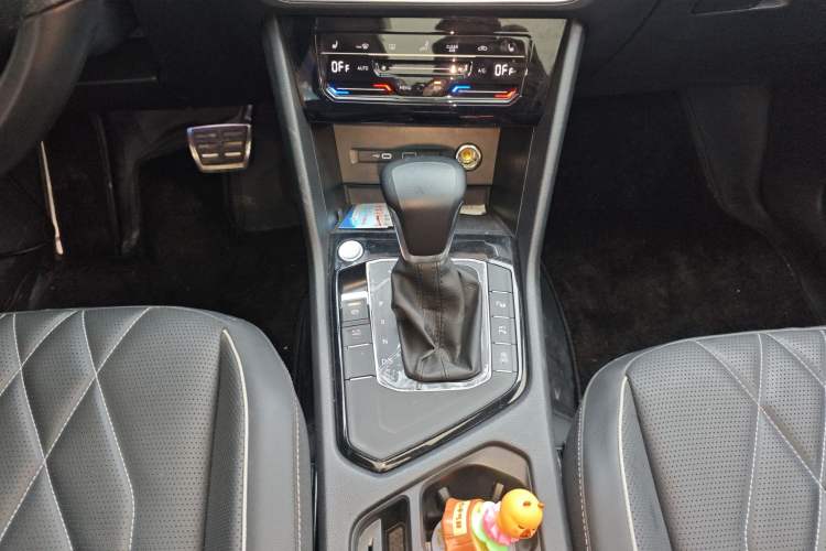 Used Volkswagen Tiguan L 2023 330TSI Automatic Two-Wheel Drive R-Line Enjoyment Edition Gear Lever